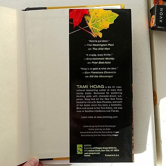 Hardcover Book "Deeper Than The Dead" by Tami Hoag - Picture 4 of 4